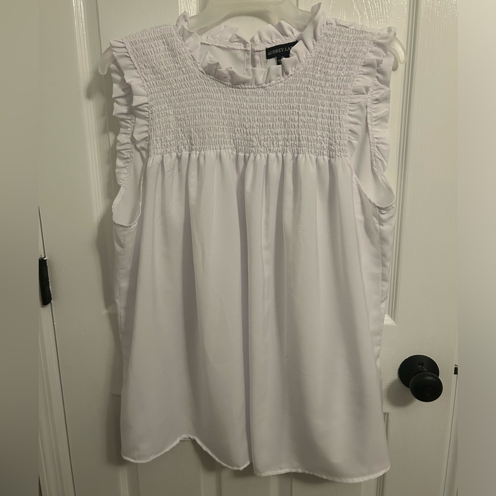 Audrey Lane Women’s Sleeveless Blouse